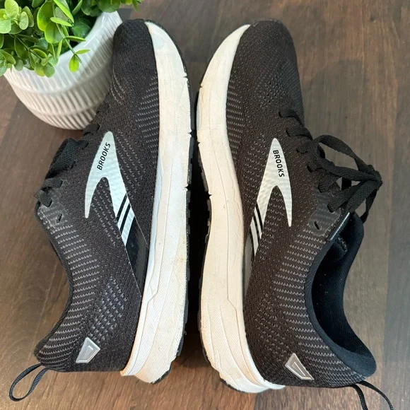 Brooks Sneakers - Picture 6 of 9